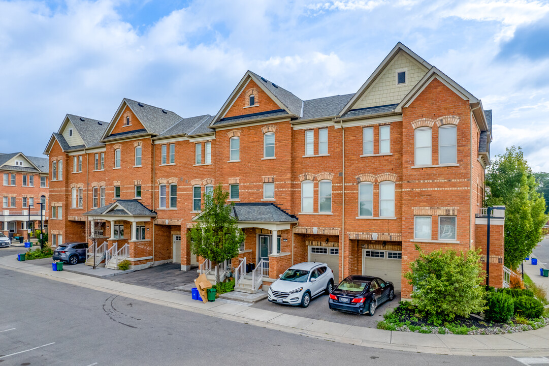 67 City Park Cir in Vaughan, ON - Building Photo