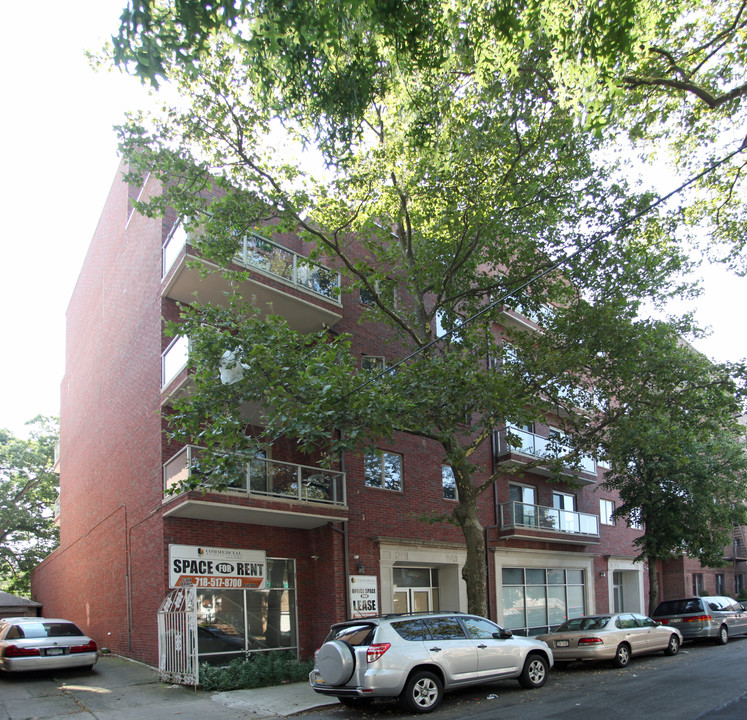 1689 E 21st St in Brooklyn, NY - Foto de edificio