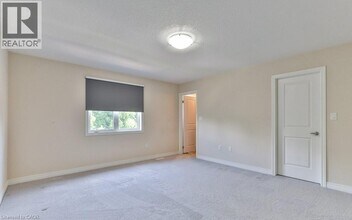 2235 Blackwater Rd in London, ON - Building Photo - Building Photo