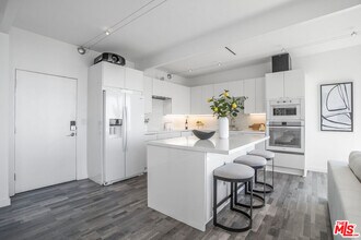 8506 Magnolia Dr in Los Angeles, CA - Building Photo - Building Photo