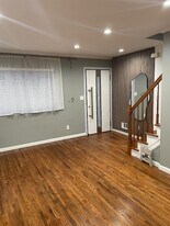 15 Weed Ave in Staten Island, NY - Building Photo