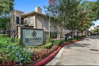 726 Bering Dr, Unit # L in Houston, TX - Building Photo - Building Photo