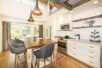 2591 Ramona St in Palo Alto, CA - Building Photo - Building Photo