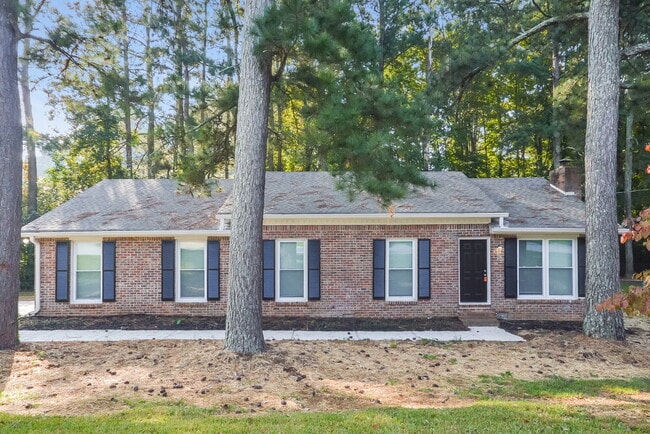 property at 661 Greenview Ave SE