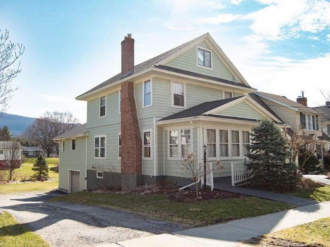 10 Wallace Aveune in Rutland, VT - Building Photo - Building Photo