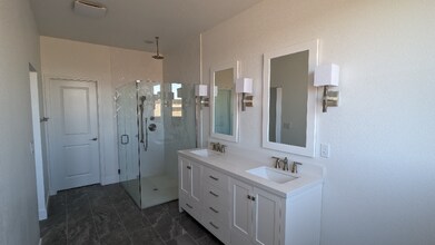 4181 Crested Butte Wy in Rancho Cordova, CA - Building Photo - Building Photo