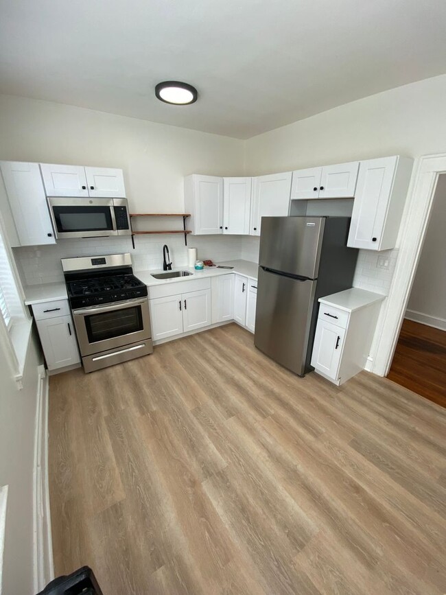 Berkeley Arms Apartment Homes in Rutherford, NJ - Building Photo - Building Photo