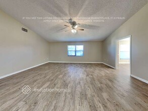 5880 Manchester Dr W in Lakeland, FL - Building Photo - Building Photo
