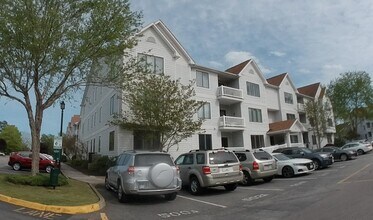 4 Harbor Watch Drive in Chesapeake, VA - Building Photo - Building Photo