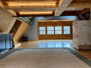 1930 White Day Creek Rd in Fairmont, WV - Building Photo - Building Photo