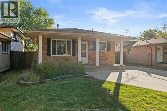 1626 Courtland Crescent in Windsor, ON - Building Photo - Building Photo