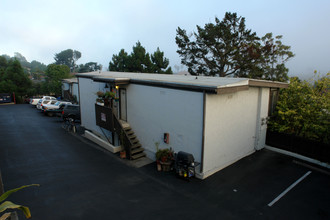 1906 Red Rose Way in Santa Barbara, CA - Building Photo - Building Photo