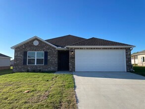 3300 E Jace St in Siloam Springs, AR - Building Photo - Building Photo