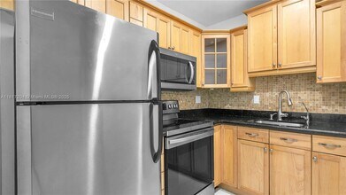 199 E McNab Rd in Pompano Beach, FL - Building Photo - Building Photo