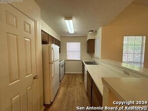 6314 Worchester Wood in San Antonio, TX - Building Photo - Building Photo