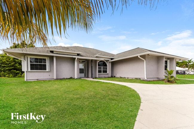 2050 SE Elmhurst Rd in Port St. Lucie, FL - Building Photo - Building Photo