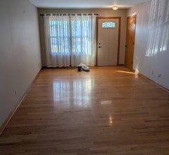 112 Wright Dr in North Utica, IL - Building Photo - Building Photo