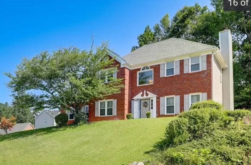 Room in House on Woodstone Dr in Lithonia, GA - Building Photo