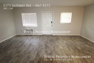 6373 Gateway Ave in Sarasota, FL - Building Photo - Building Photo