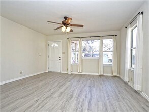 5409 Grover Ave in Austin, TX - Building Photo - Building Photo