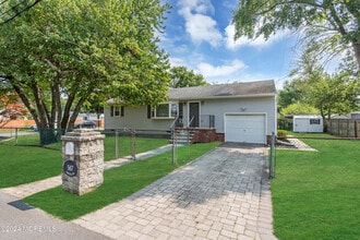 567 Garfield Ave in Toms River, NJ - Building Photo - Building Photo