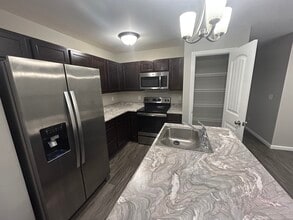 205 Almond Tree Dr in Troy, MO - Building Photo - Building Photo