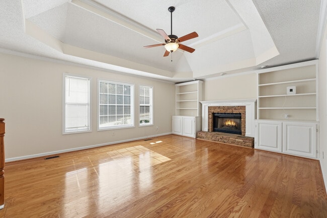 3007 Clove Tree Ln