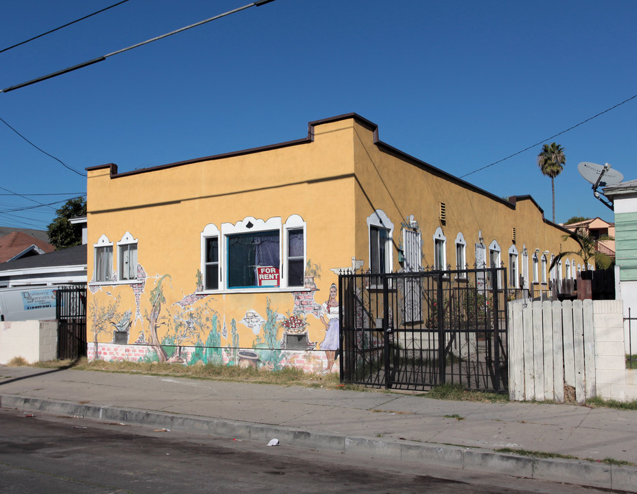 242-252 W 12th St in San Pedro, CA - Foto de edificio