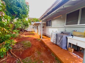 738 Ho?oma?ema?e St in Pearl City, HI - Building Photo - Building Photo