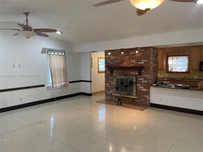 258 SW 1st Ct in Dania Beach, FL - Building Photo - Building Photo