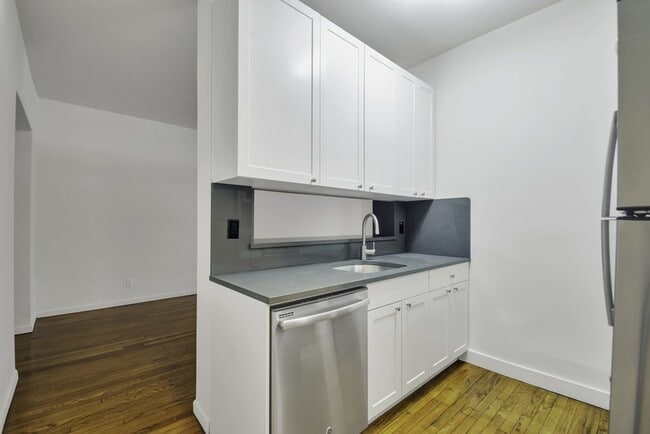 121 Madison Ave in New York, NY - Building Photo - Building Photo