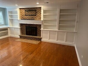 205 Grovenor Dr in Schaumburg, IL - Foto de edificio - Building Photo