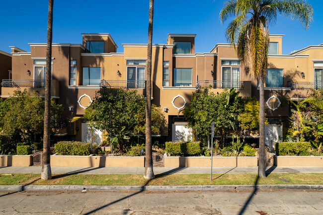 Marvella Terraces West in Los Angeles, CA - Building Photo - Building Photo