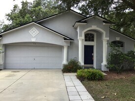 715 Somerstone Dr in Valrico, FL - Building Photo