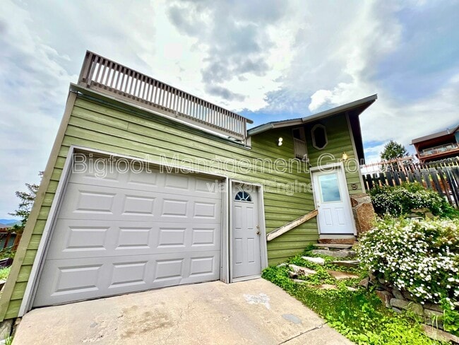 property at 9 Comstock Rd