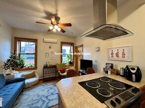 87 Myrtle St, Unit 7 in Boston, MA - Building Photo - Building Photo