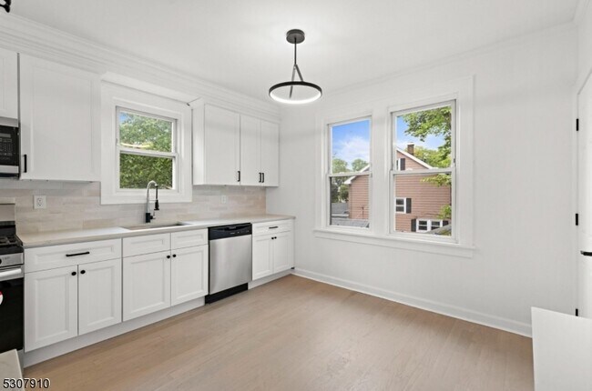 31 Orchard Rd-Unit -2 in Maplewood, NJ - Building Photo - Building Photo
