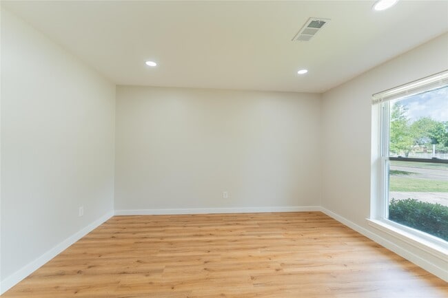 property at 6119 S Braeswood Blvd