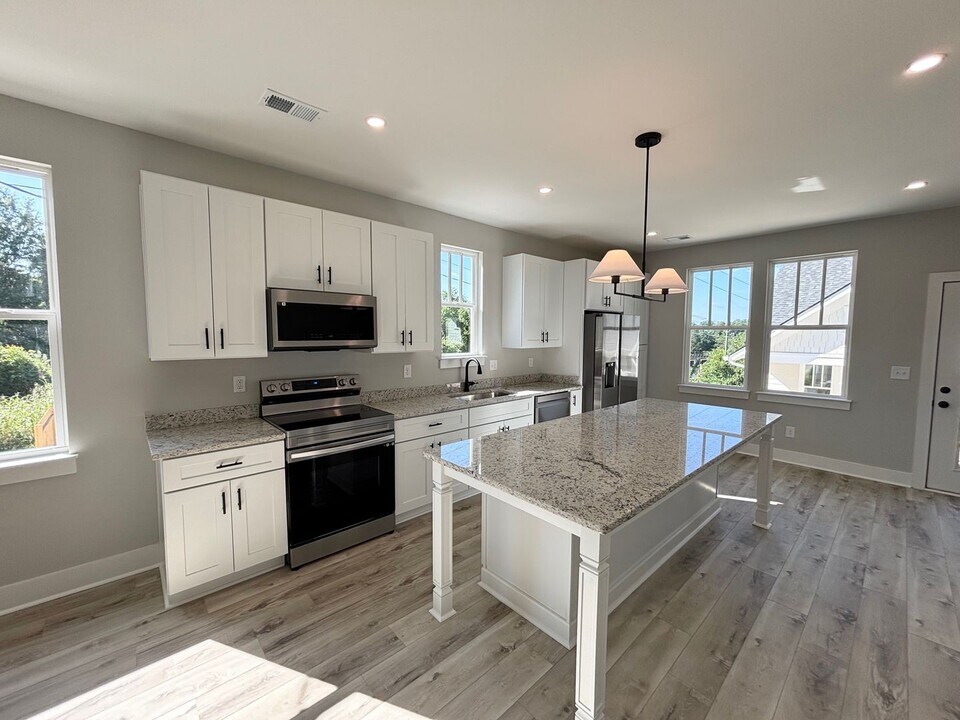 2703 Clark St in Columbia, SC - Building Photo