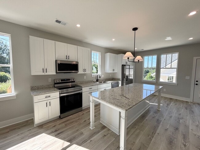 2705 Clark St in Columbia, SC - Building Photo - Building Photo