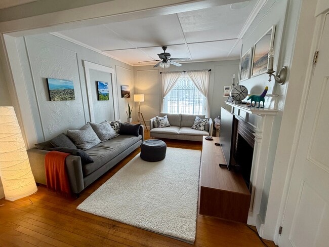 137 Main St, Unit 1 in Conway, NH - Foto de edificio - Building Photo