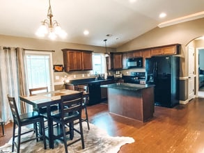 321 Gleaner Dr in Inman, SC - Building Photo - Building Photo
