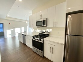 81 Amory St, Unit 401 Apartamentos