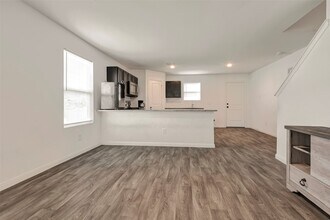 307 Rd 5138 in Cleveland, TX - Building Photo - Building Photo