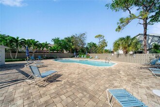 820 Meadowland Dr in Naples, FL - Building Photo - Building Photo