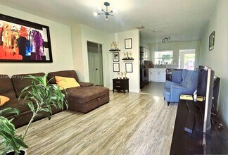 265 NE 116th St in Miami, FL - Building Photo - Building Photo