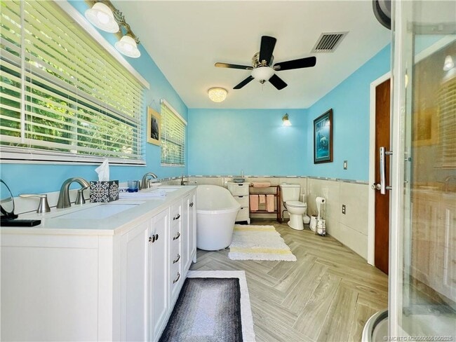 property at 632 W Weatherbee Rd