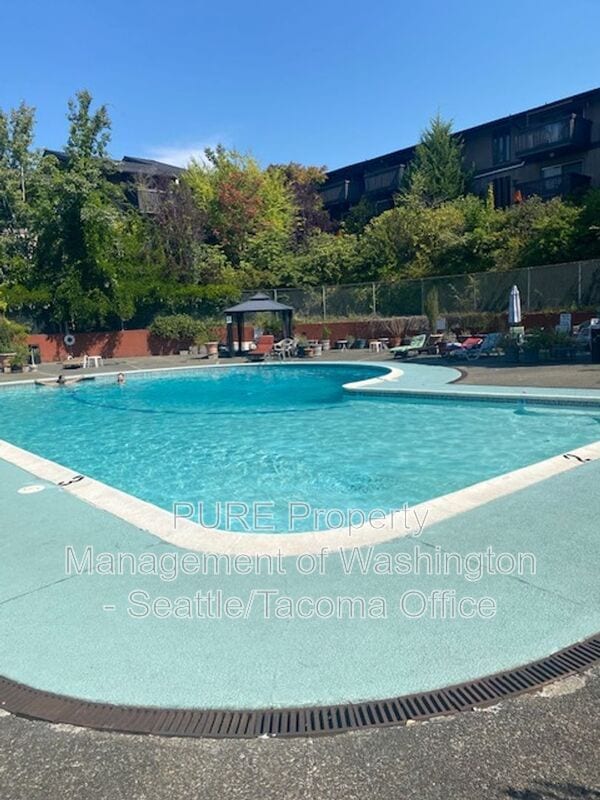 property at 1425 S Puget Dr