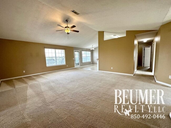 5625 Shelly St in Pensacola, FL - Building Photo - Building Photo