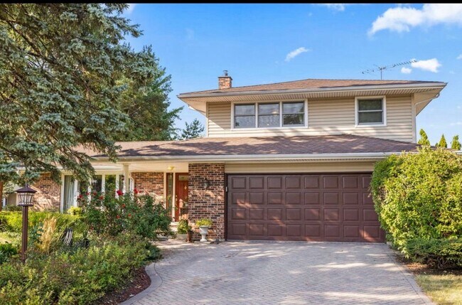 property at 1712 E Maya Ln
